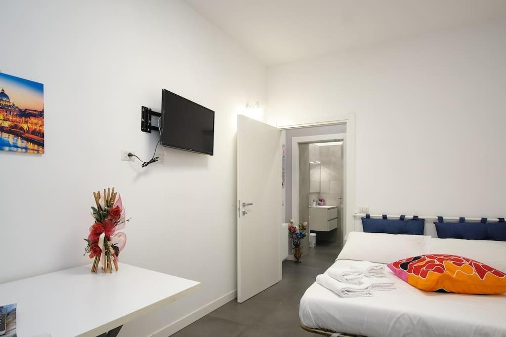 New! Roma